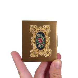 Vintage 50’s Gold Tone Embroidered Compact Case